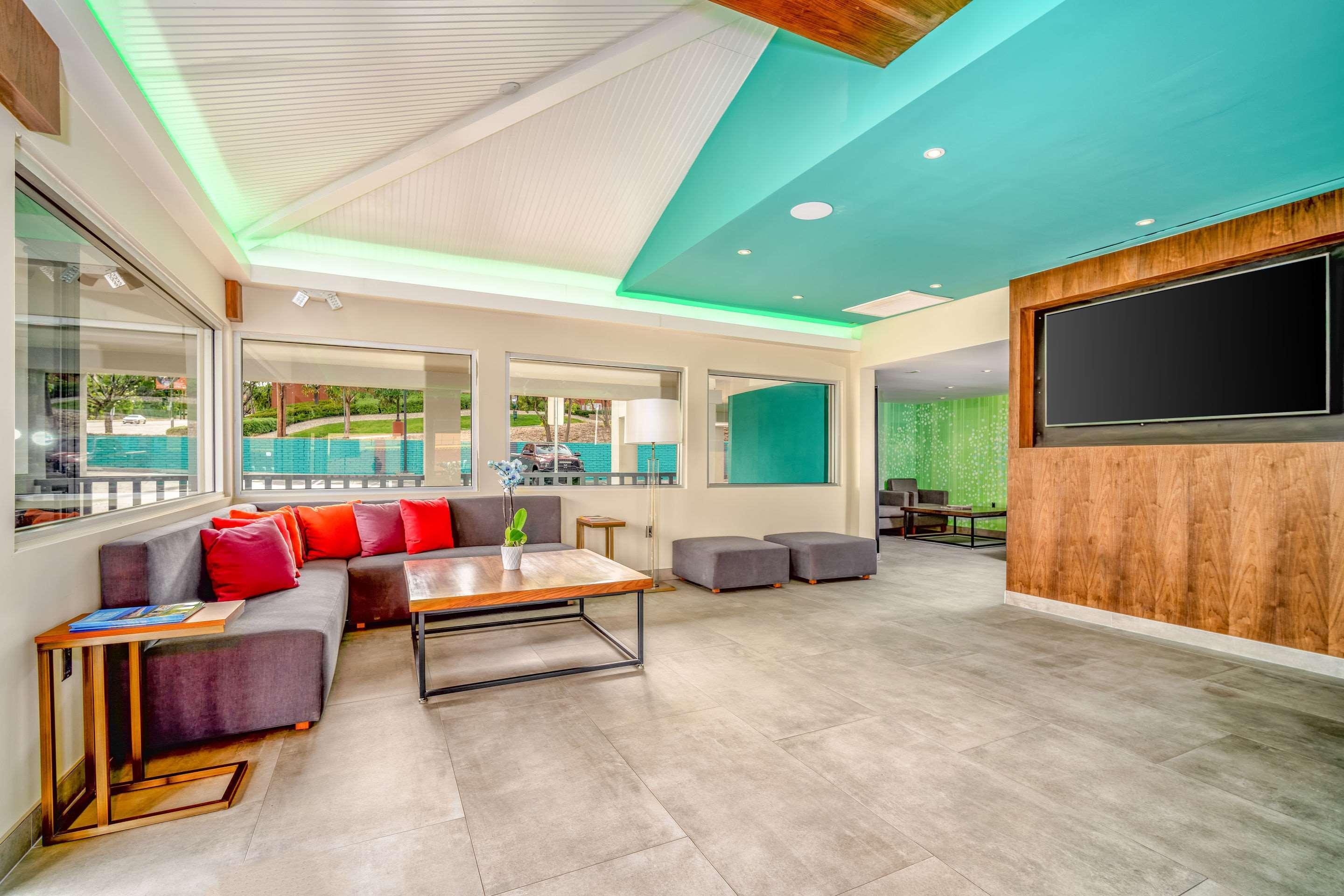 818 Hotel + Pool, Ascend Hotel Collection By Choice - Los Angeles — Photos 2